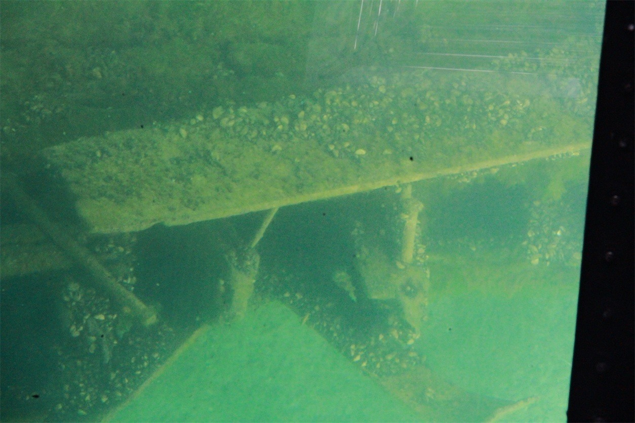 Structure of a shipwreck in Thunder Bay