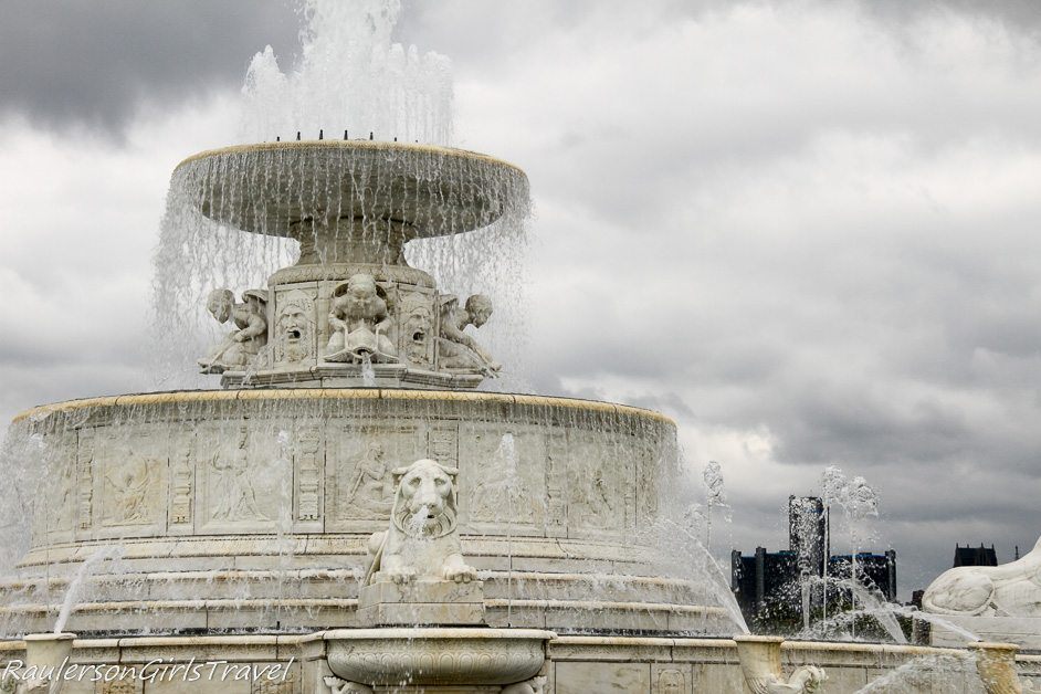 James Scott Memorial Fountain at Belle Isle with the Detroit Ren Cen in the background