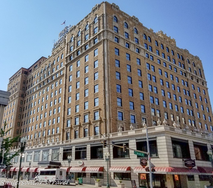 The exterior of the Peabody Hotel