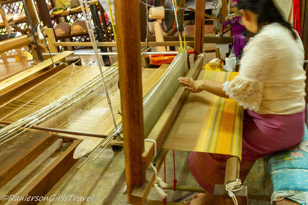Weaving the silk threads