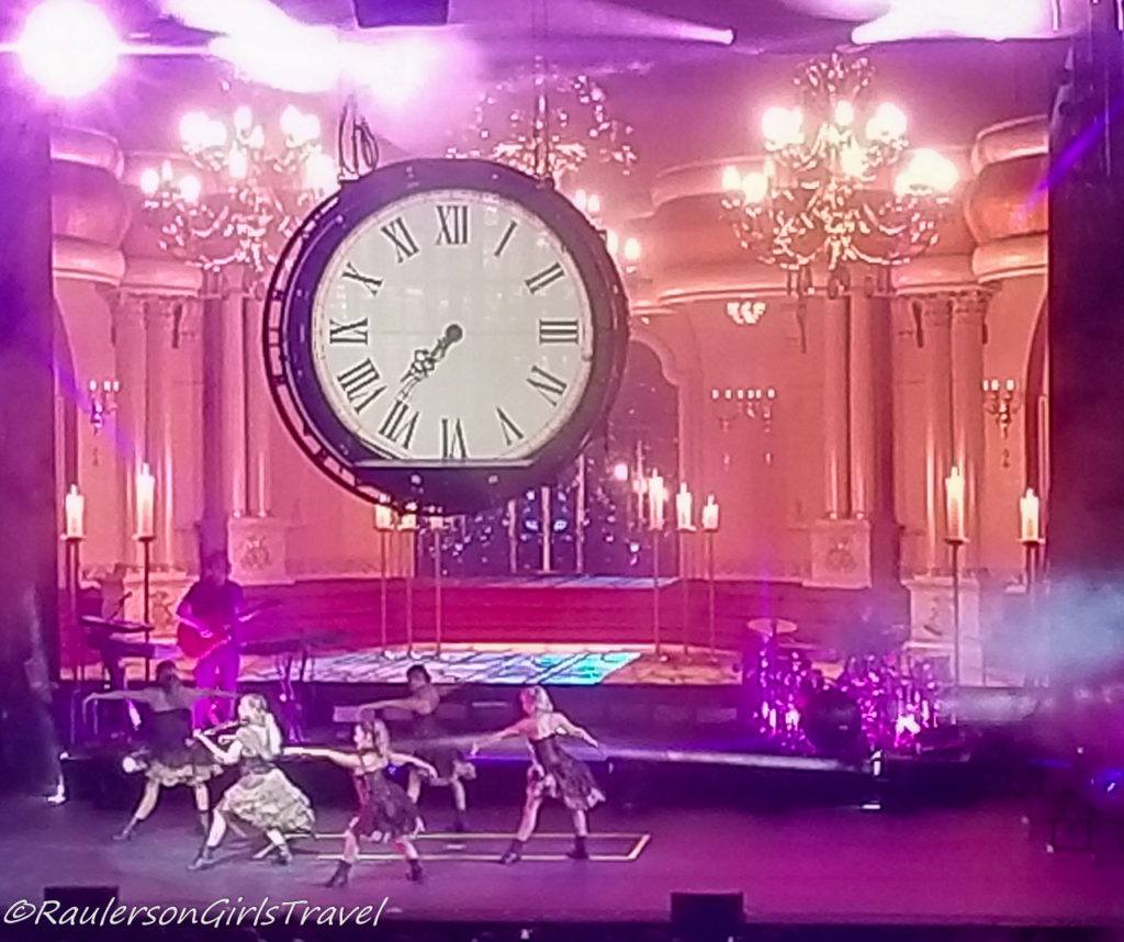 Lindsey Stirling concert - clock